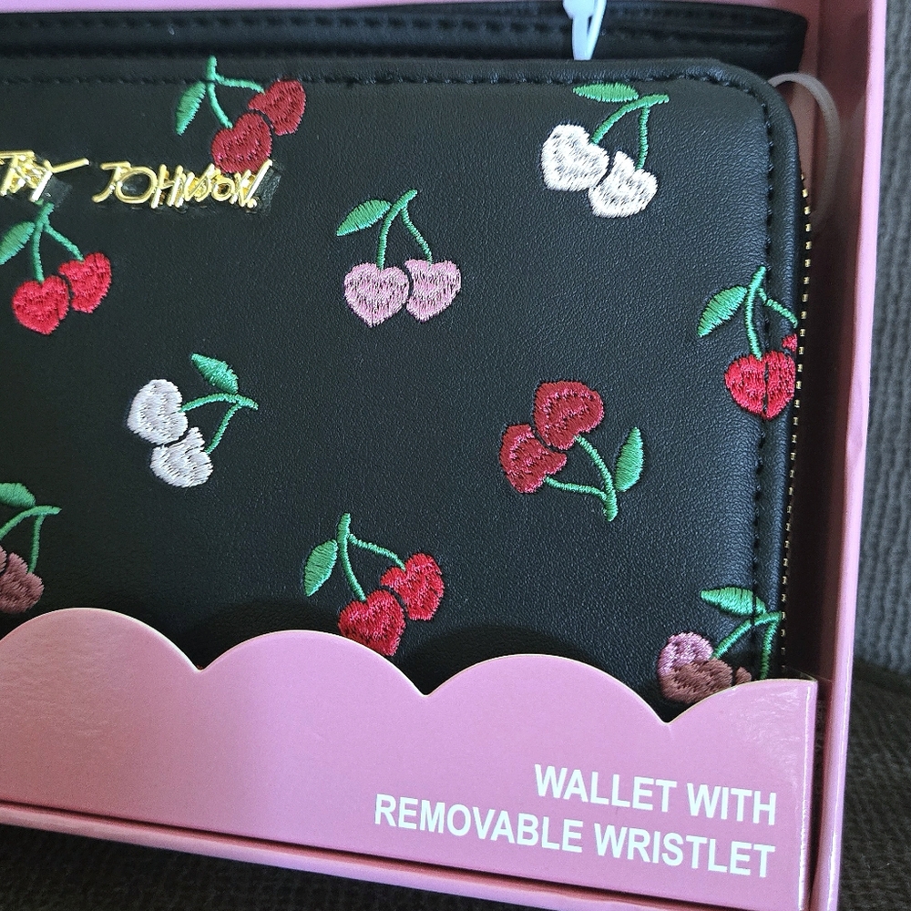 Betsey Johnson Embroidered🪡 Cherries🍒 Zip Around Wristlet - NIB - Picture 3 of 16